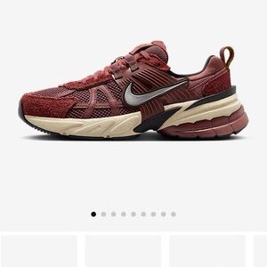 Nike Women’s V2K Run